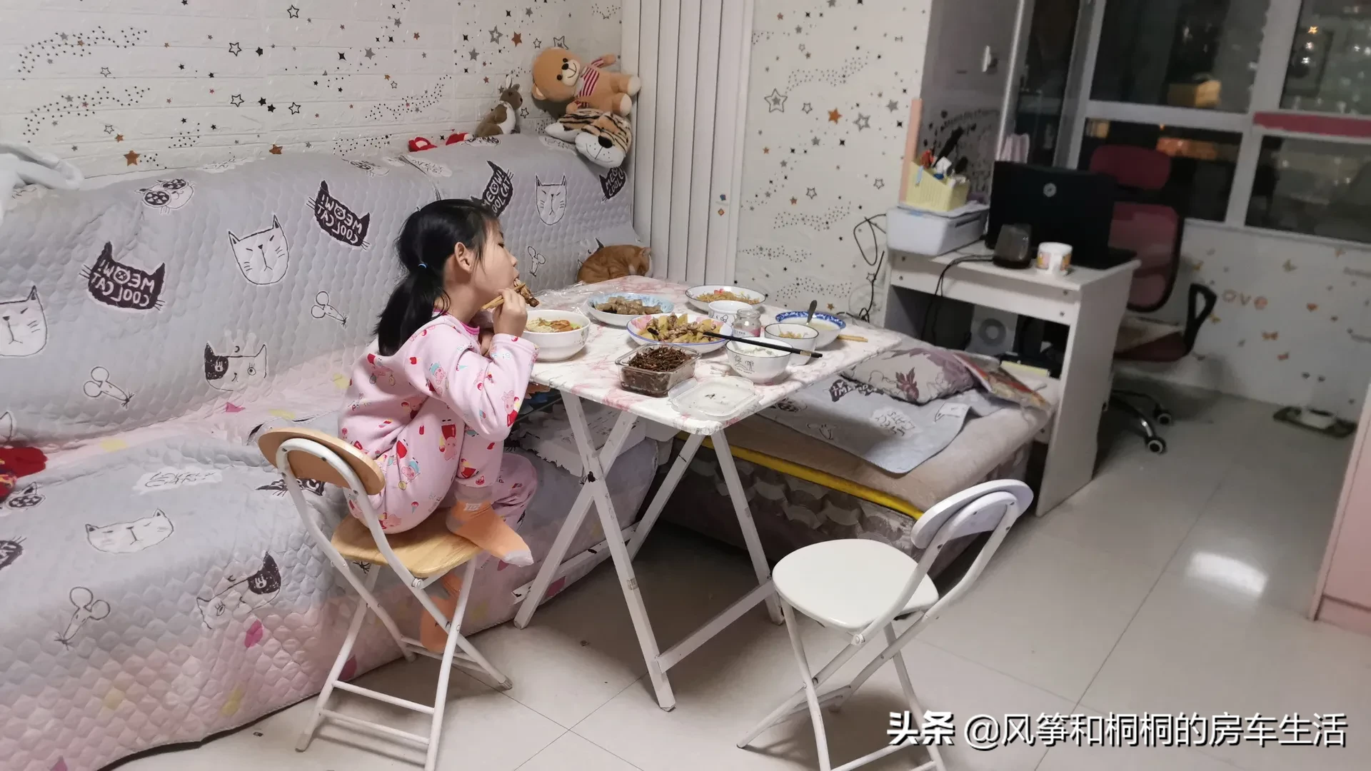 月入2000能养活一个孩子吗