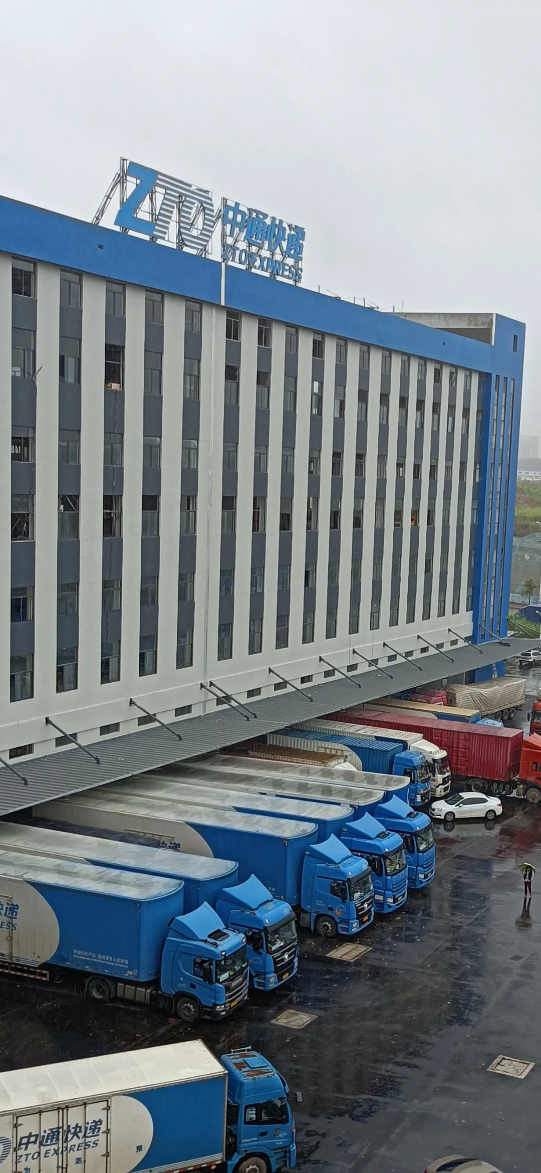 南宁中通搬运工月入6千以上