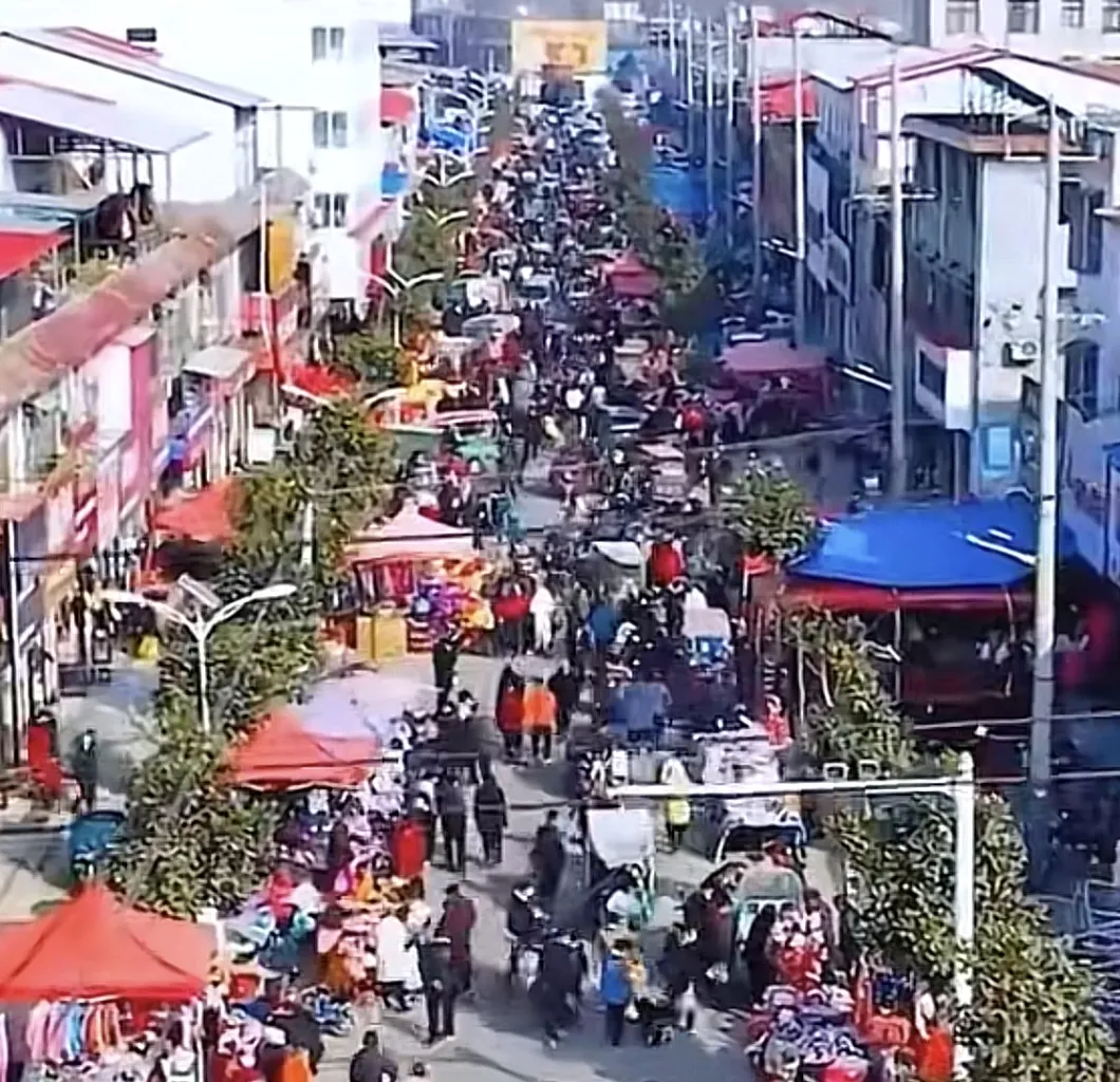 摆摊月入上万真的假的