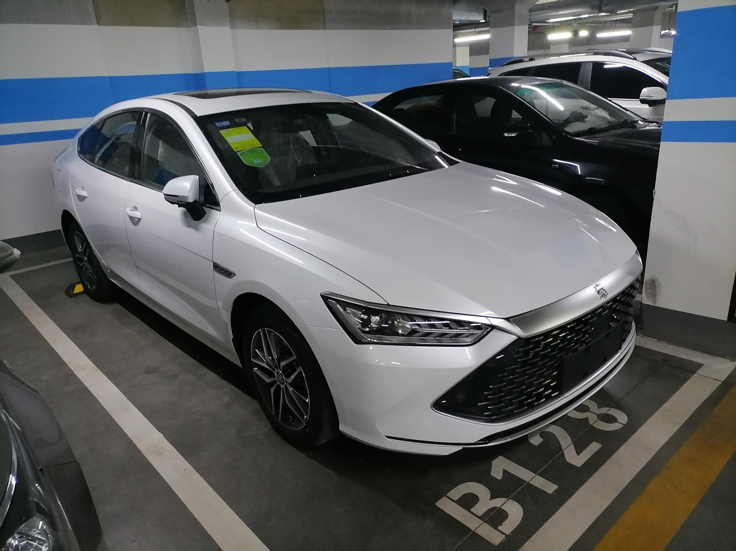 小县城月入6000买什么车