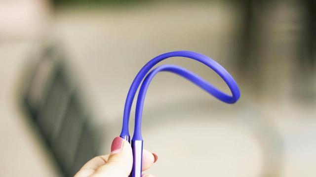 华为无线蓝牙耳机使用说明（一款挂脖子上高颜值的无线蓝牙耳机）