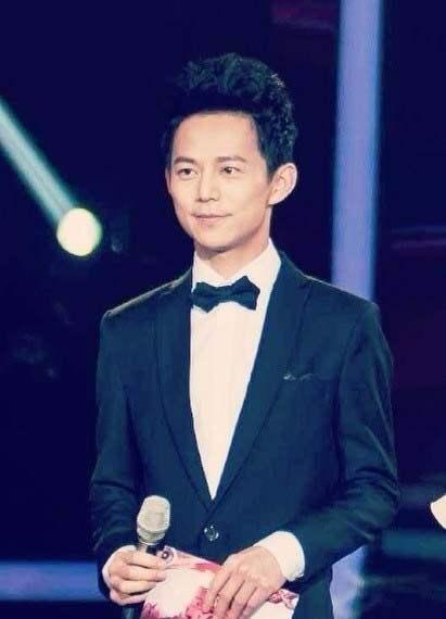 何炅断背门,你们觉得何炅是个什么样的人？