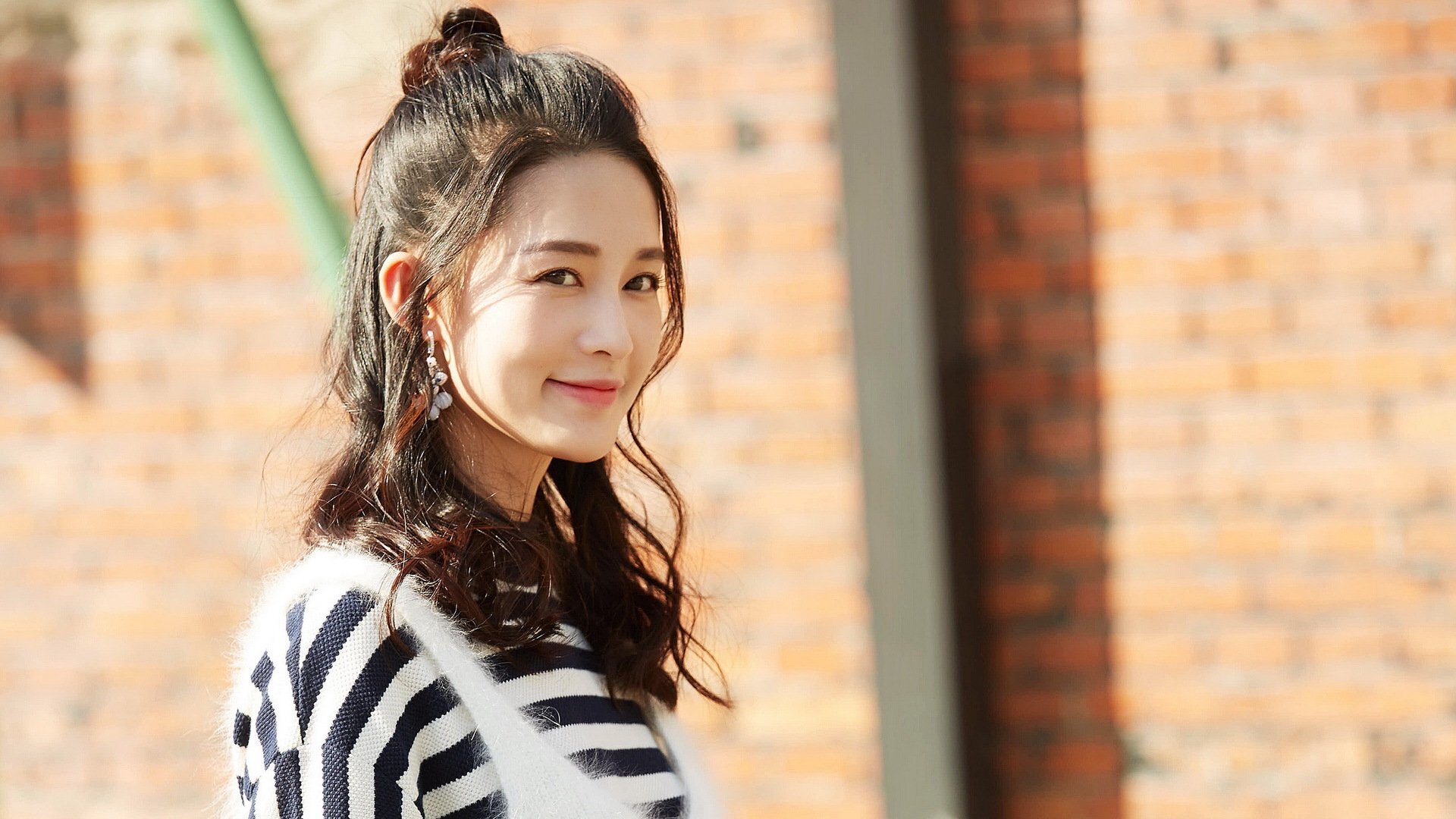 低调奢华有内涵群名,求一个低调奢华有内涵的网名？