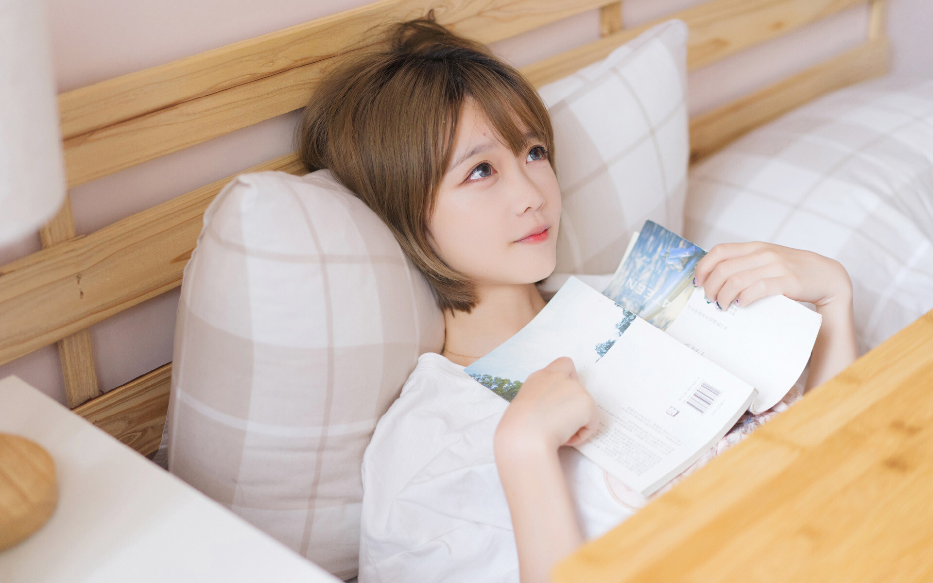 汩汩的意思,汩汩的溪流中的汩汩是什么意思？