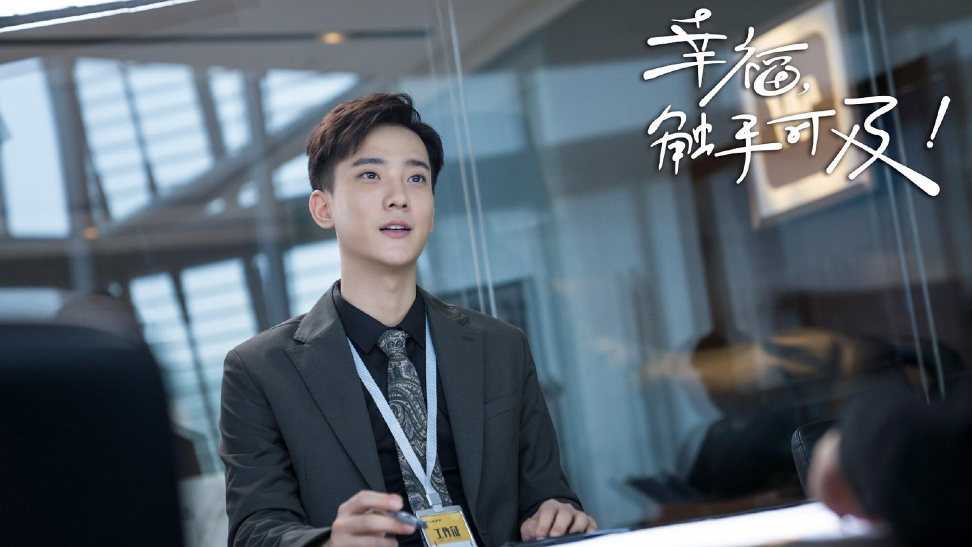 梅子金黄杏子肥下一句,四时田园杂兴的中心思想是什么？