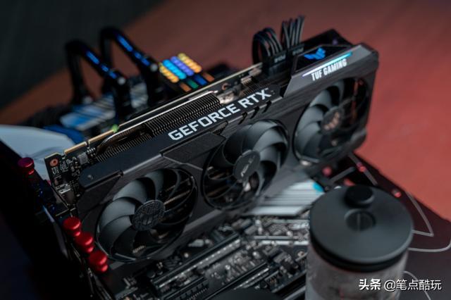 会发光的3090显卡多少钱（世界公认最强显卡价格）