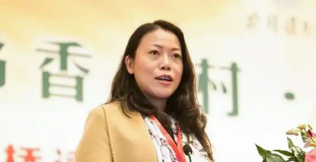 碧桂园杨惠妍个人资料(碧桂园女总裁杨惠妍简介) 碧桂园杨惠妍个人资料(碧桂园女总裁杨惠妍简介)