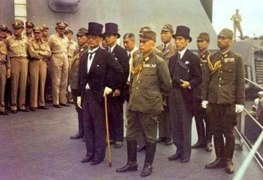 重光初子,父子俩同场性侵女星张紫妍