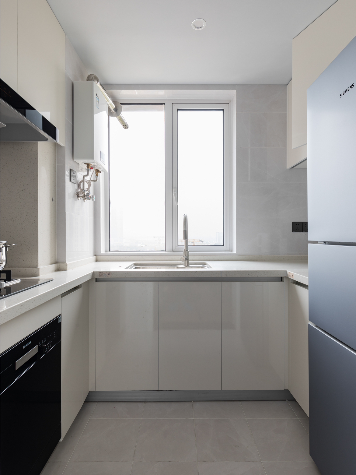 月入百万的吊顶图片