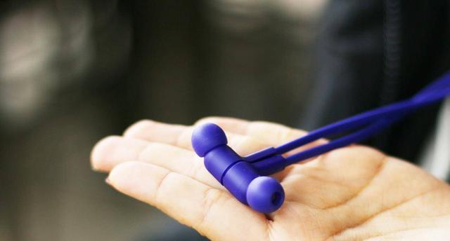 华为无线蓝牙耳机使用说明（一款挂脖子上高颜值的无线蓝牙耳机）