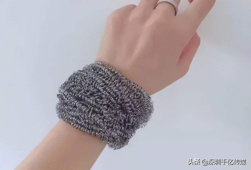 蒂芙尼钢丝球手镯（8万多元一颗钢丝球？被蒂芙尼“豪作”惊呆了 ）