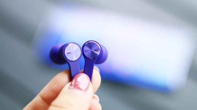 华为无线蓝牙耳机使用说明（一款挂脖子上高颜值的无线蓝牙耳机）