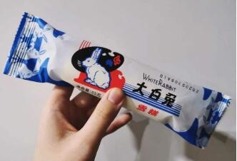 为什么男生喜欢摸和咬小兔兔?