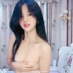 棒子玉兔美臀女神自拍佳作