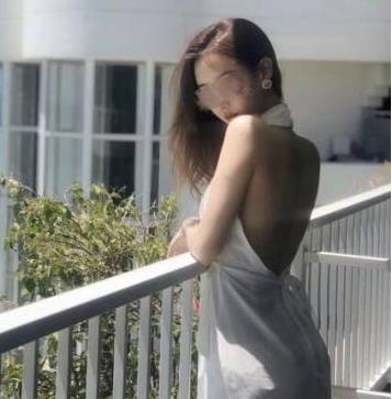 某推御姐（猫宝宝）粉色比基尼