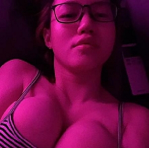 onlyfans火爆女神《娜美》打扑克视频