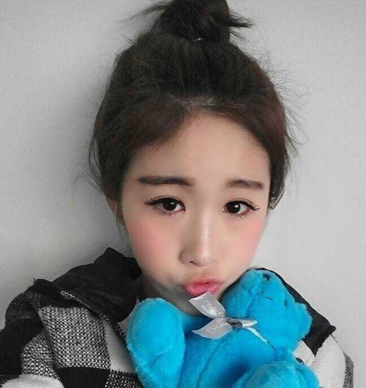 拜金大三女学生《小奴》被土豪领养捆绑口塞