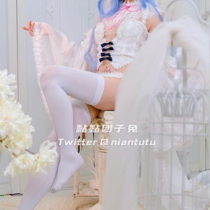 B站《黏黏团子兔》黑白配胡桃jk蕾姆