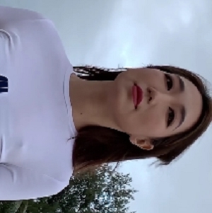 御姐范大长腿翘臀比基尼小姐姐