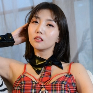 PANS反差《小青》黑丝女仆定制私拍