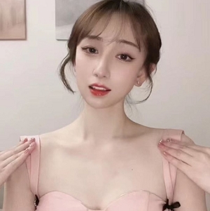 最近全网疯传的南京某学校极品清纯校花《小坦克》抖音63W粉丝有尺度视频！21部视频完整版