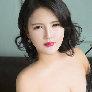 轰趴猫白金刊《姗姗》《莹莹》《Lucy》写真无圣光