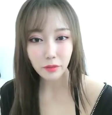 罕见-高颜值妹子浴室内一对一激战