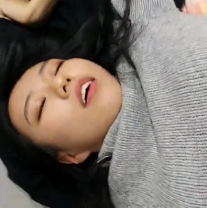 劲爆-长发文静学妹和男友宿舍疯狂输出