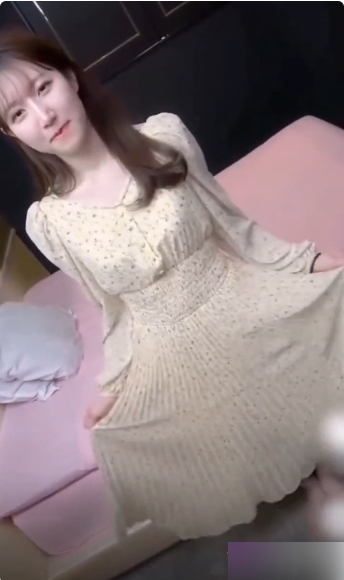 纯欲甜美的长得像刘亦菲的可爱小姐姐