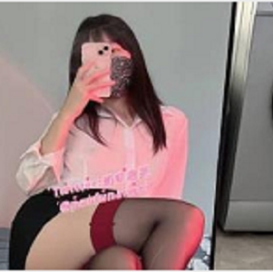 推特COSER二次元网红美少女（奶油泡芙）电梯事件原委