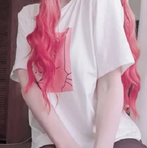 p站小甜妹【ellesclub】深夜直播,甜美声线令人春心萌动