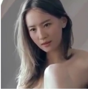 超美网红小兔兔Twitter上的视频