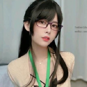 超美人气Coser-眼酱大魔王w-绝版-91套合集