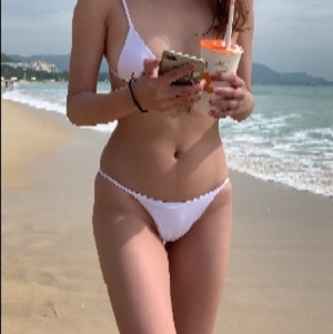 性感白色比基尼长腿美女