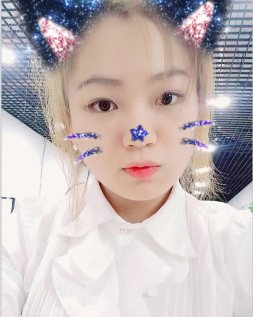 泄密事件涉及天津女子张佳慧的精选反差婊行为，14V28四人游的视频在百度盘上流传。