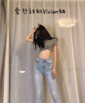 细腰翘臀女神Vivian姐厨娘自拍视频367MB