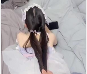 温软软自拍合集48V-2.6G短视频肛J露脸三人游用嘴特写妹妹