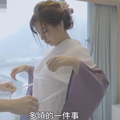 樱花花瓣互动视频:吴梦梦主演,时长22分钟