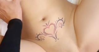 《学妹的诱惑》22分钟UC头条热议，唐伯虎自拍，身材纹身美容貌展示