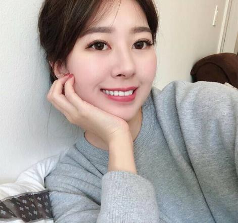 台湾新闻系高颜值校花IG网红资源30V2G视频作品下载