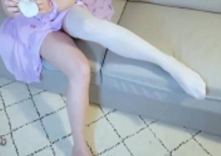 柚子猫资源合集：646MB白色超薄线袜视频