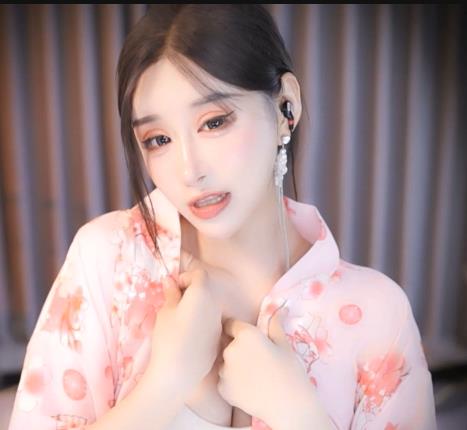 CC小恩雅土豪定制礼物剧情自拍21分钟时长视频更新豪哥品味观看