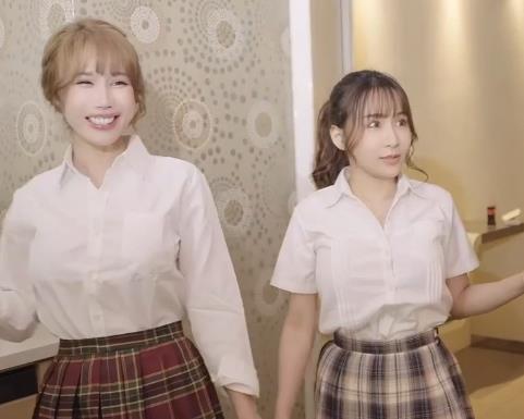 《辛尤里闺蜜诸葛木马》-15分钟唯美骑摇晃