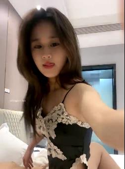 神仙级小仙女李鹿林自拍视频推荐，完美身材玩的很开