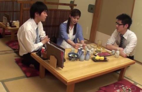 岛国资源：绿帽丈夫滑雪场挑战全球前十8小时3:31分