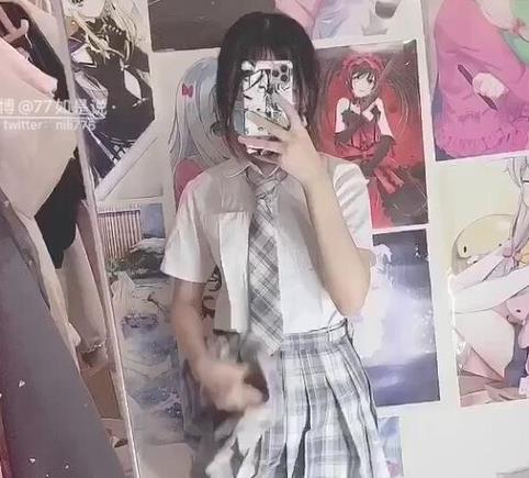 77如是说:福利姬,资源丰富,捅捅捅飘水花,FSS同学