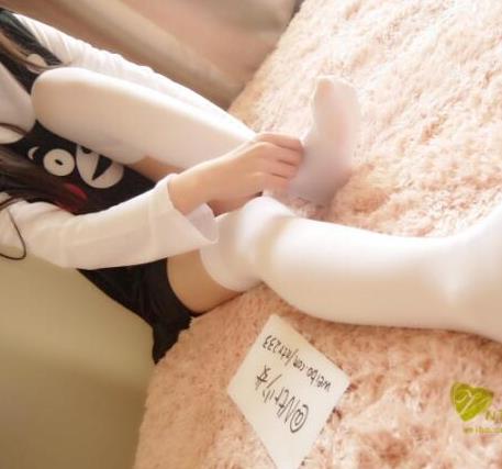 家居美少女美腿按摩合集,4.8G视频尽情享受