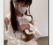 可爱JK妹子小伊伊自拍1V-964M，楼梯房间片段29分钟