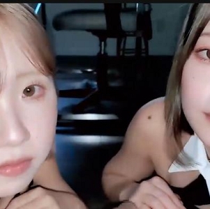 姐妹花兔女郎自拍56分钟无圣光