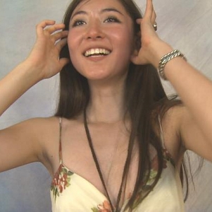 华裔千金AmeliaWang行为艺术3V视频集，2.9G空间，颜值评击